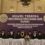Dies Natalis Ke-62 dan Wisuda Lulusan Program Sarjana STBA Yapari Angkatan 76 & 77.